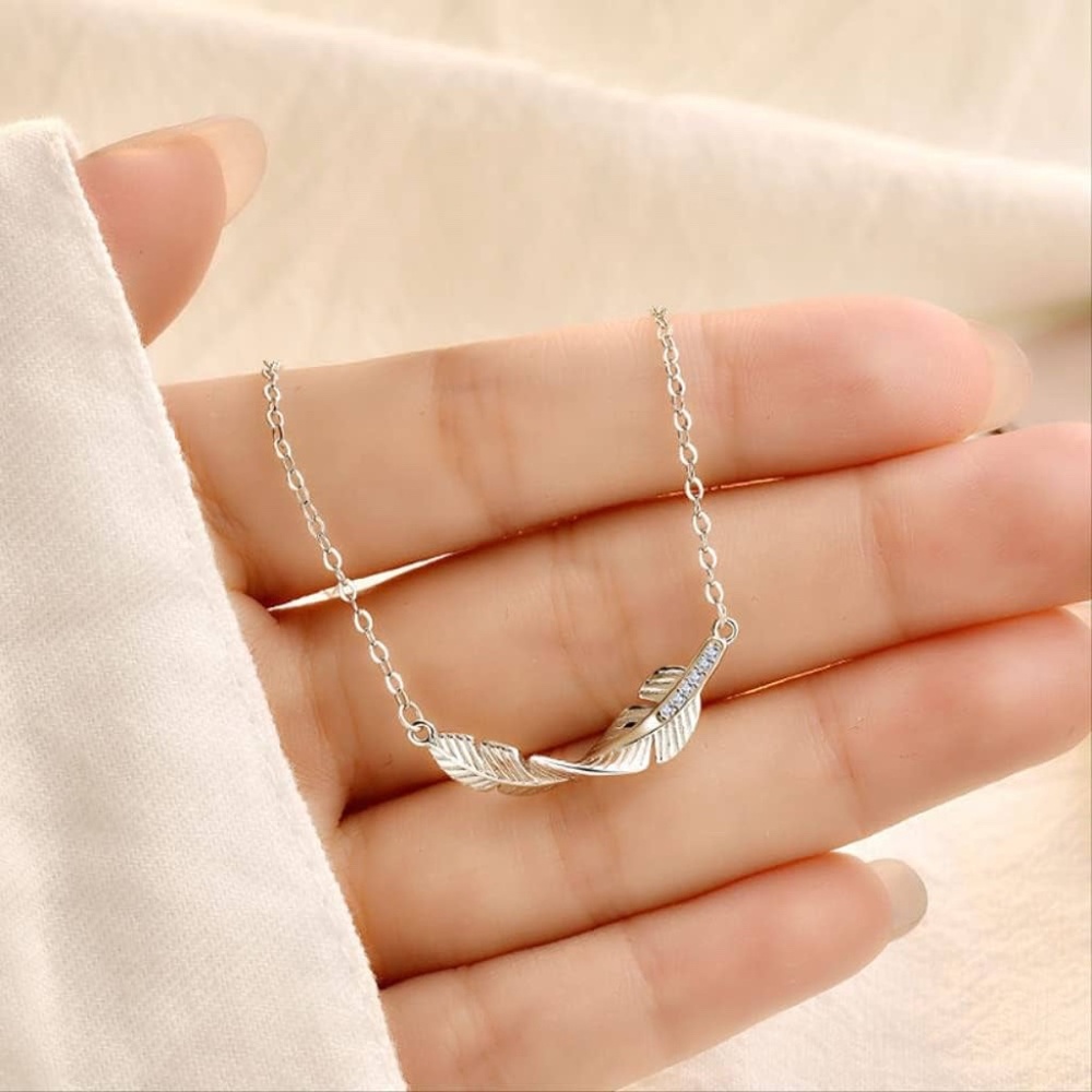 925 Sterling Silver Twisted Leaf Necklace NWOT - Picture 4 of 11